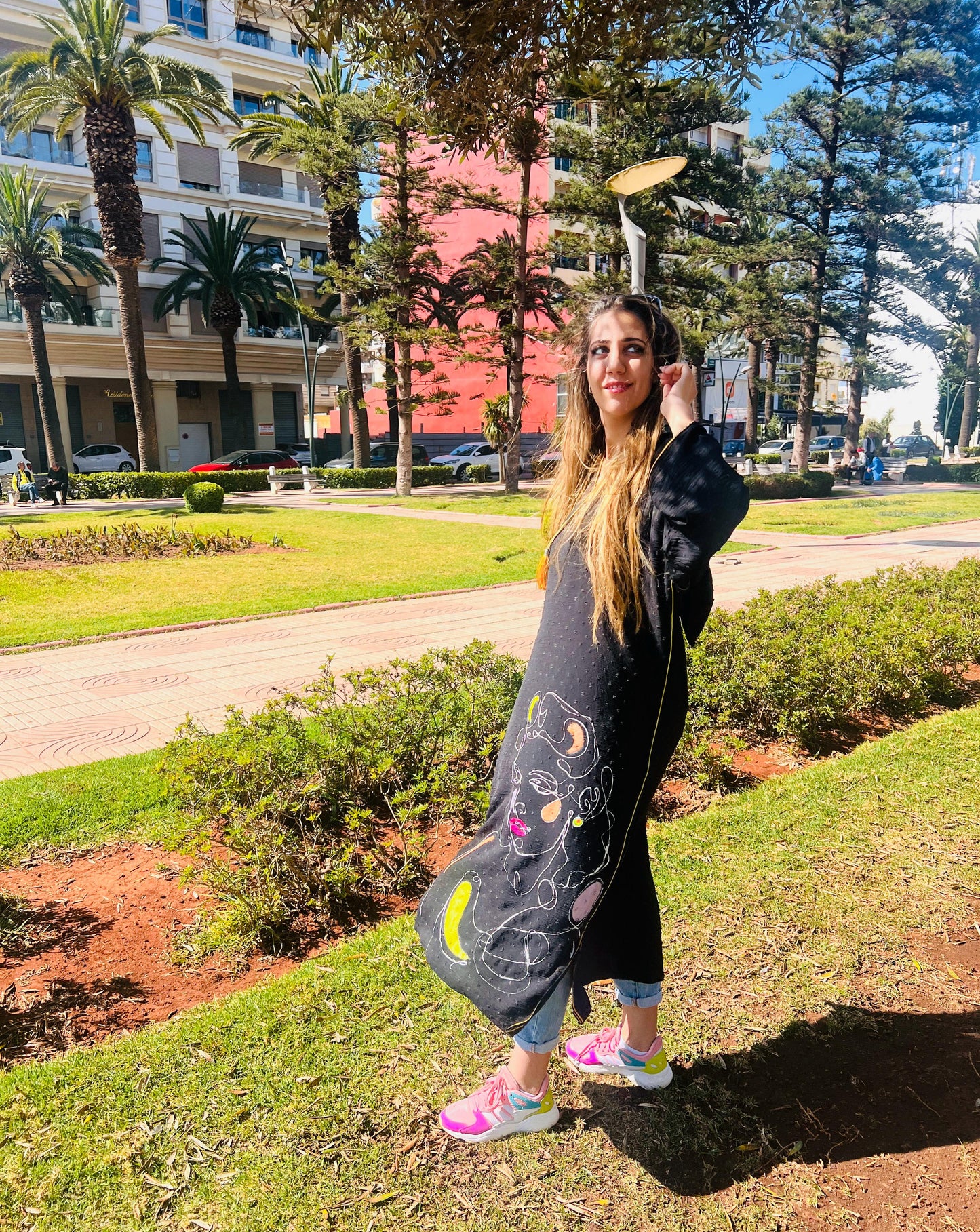 Hand-Painted Artistic Djellaba – Modern Moroccan Elegance