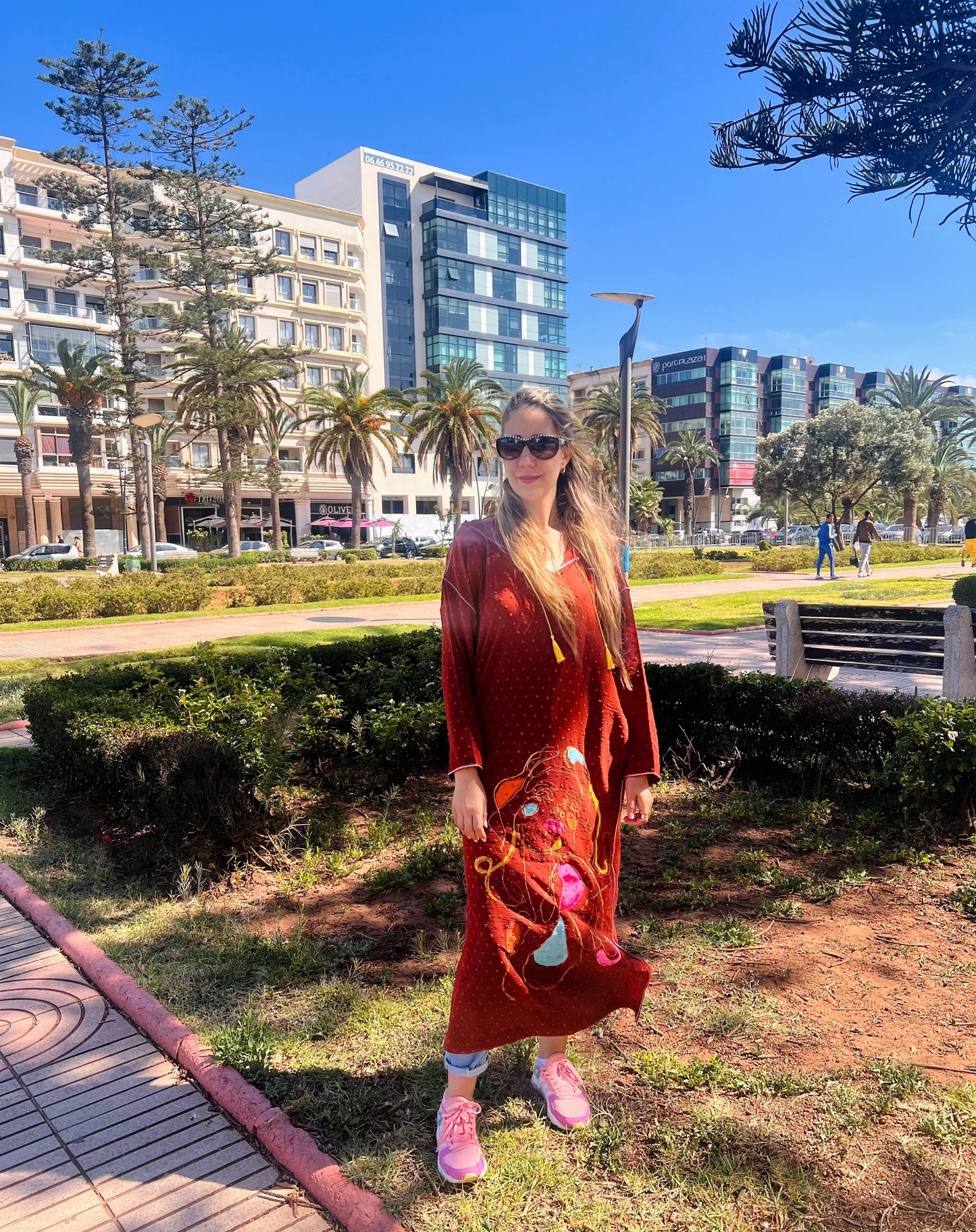 Hand-Painted Artistic Djellaba – Modern Moroccan Elegance