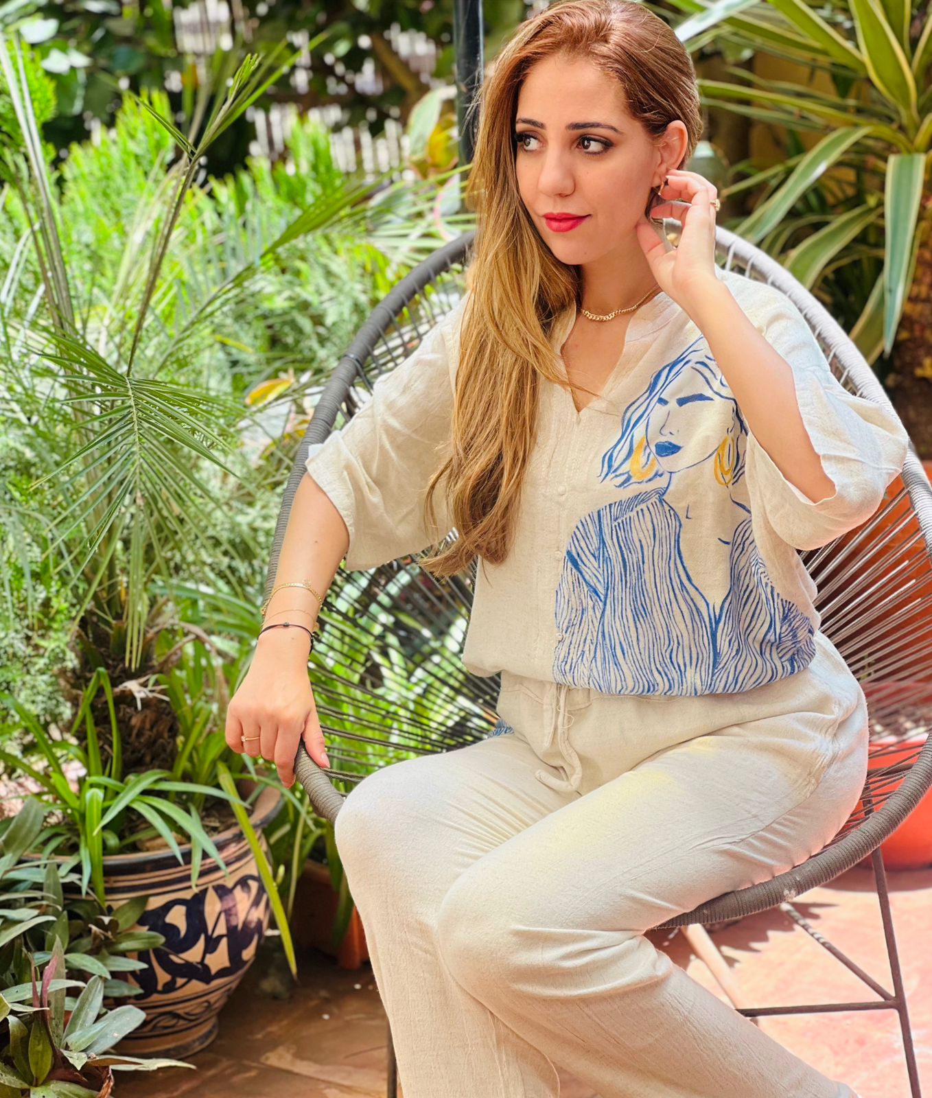 Summer Muse” Linen Set – Hand-Painted Artistic Design